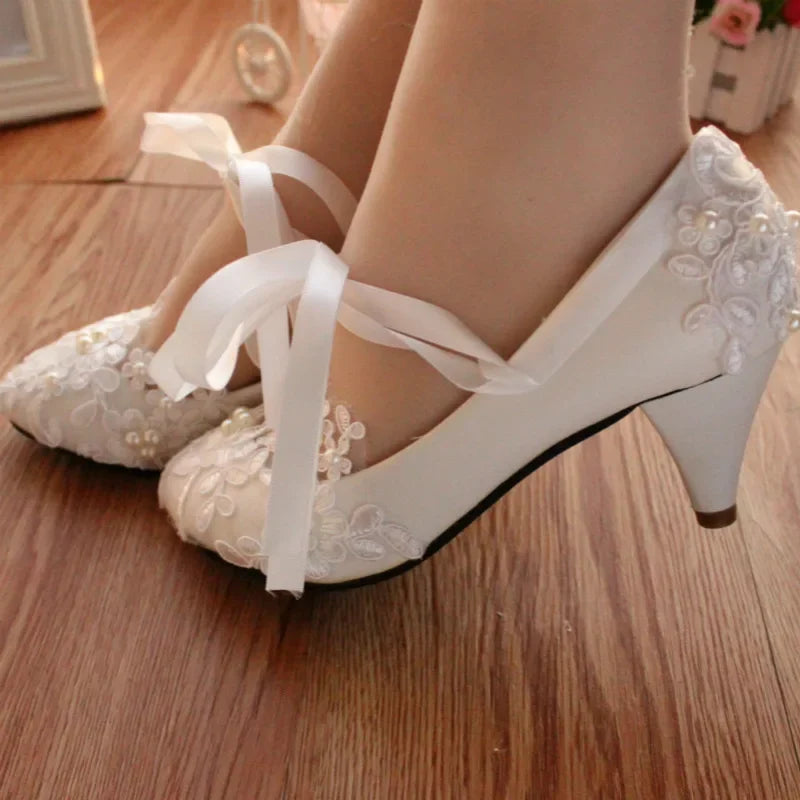 Luxury White Wedding Pumps Shoes Women PU 3 5 8CM Thin Heels Fashion Flower Shallow PEARL Lace Women Heeled Party Shoes