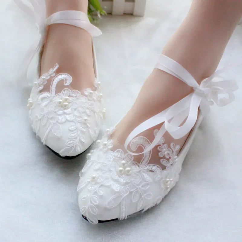 Luxury White Wedding Pumps Shoes Women PU 3 5 8CM Thin Heels Fashion Flower Shallow PEARL Lace Women Heeled Party Shoes