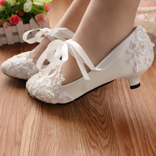 Luxury White Wedding Pumps Shoes Women PU 3 5 8CM Thin Heels Fashion Flower Shallow PEARL Lace Women Heeled Party Shoes